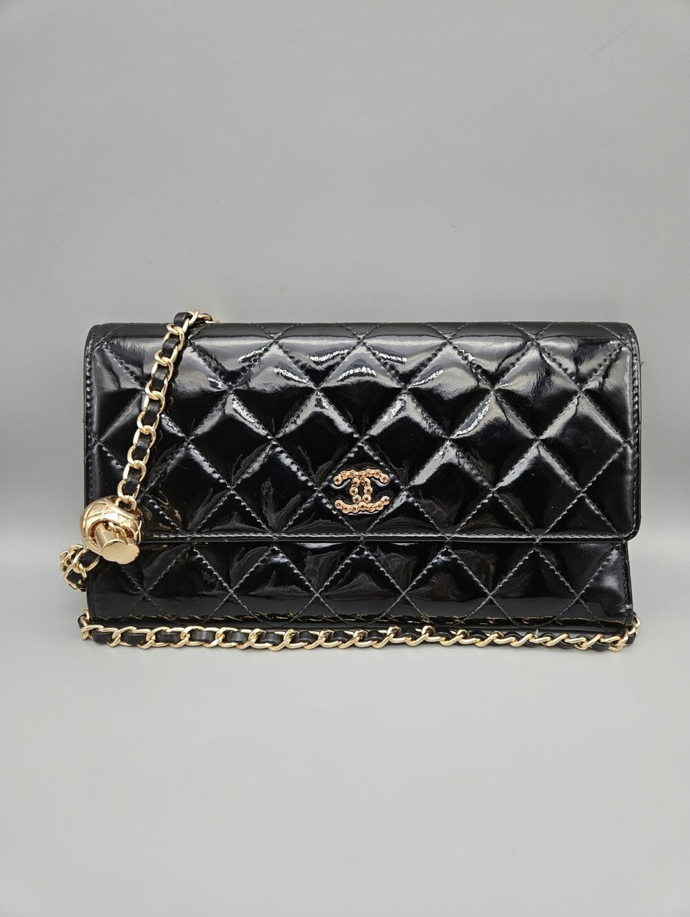 🖤CHANEL Authentic Black Quilted Patent Leather  Clutch/Wallet🖤